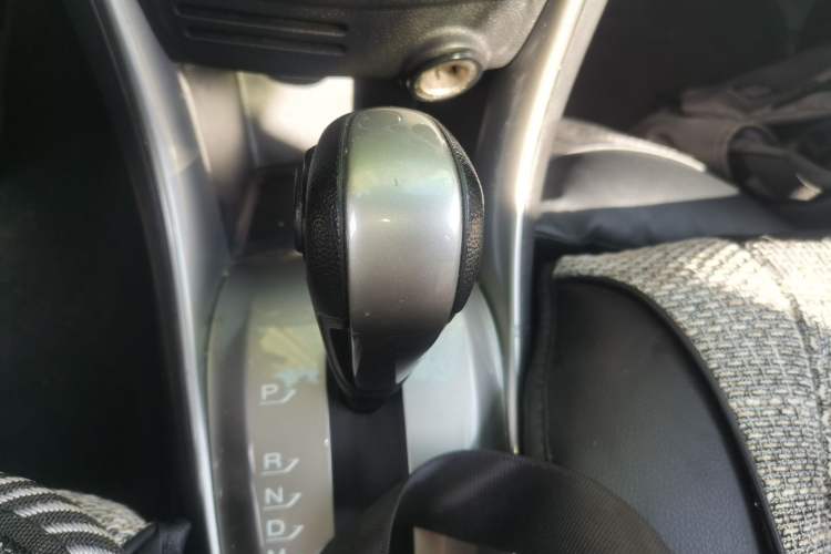 Used Chevrolet Trax 2016 1.4T Automatic Two-Wheel Drive Luxury Version Gear Lever