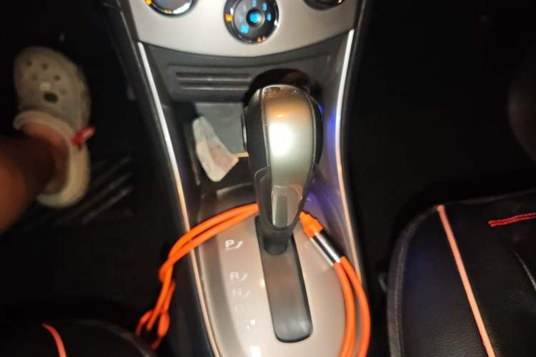 Used Chevrolet Trax 2016 1.4T Automatic Two-Wheel Drive Luxury Version Gear Lever