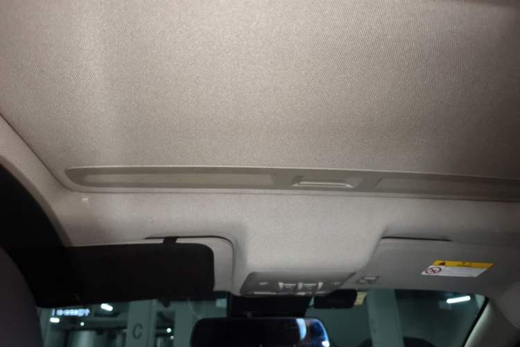 Used Chevrolet Trax 2016 1.4T Automatic Two-Wheel Drive Luxury Version Headliner