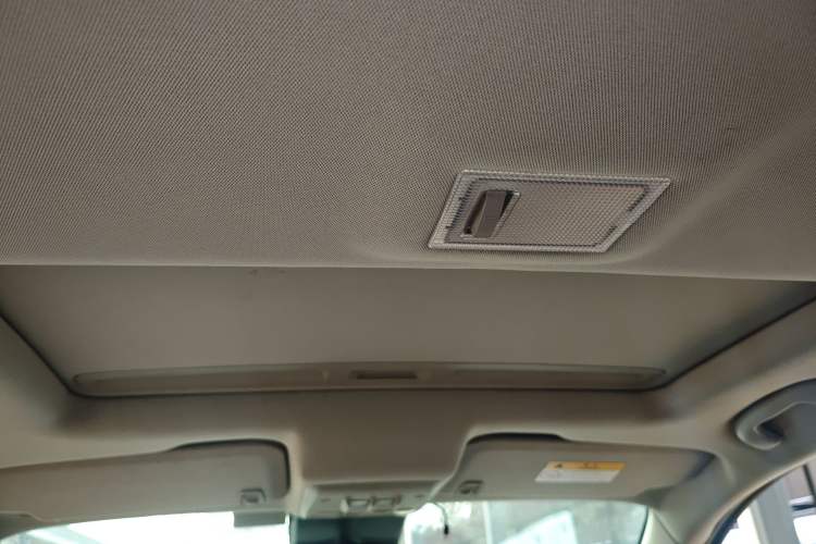 Used Chevrolet Trax 2016 1.4T Automatic Two-Wheel Drive Comfort Version with Sunroof Headliner