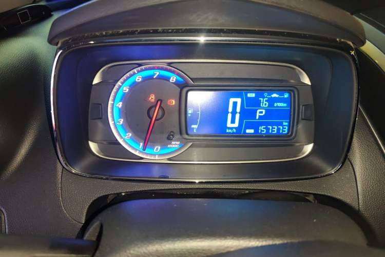 Used Chevrolet Trax 2016 1.4T Automatic Two-Wheel Drive Comfort Version with Sunroof Instrument Cluster