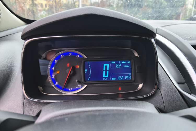 Used Chevrolet Trax 2016 1.4T Manual Two-Wheel Drive Comfort Version with Sunroof Instrument Cluster
