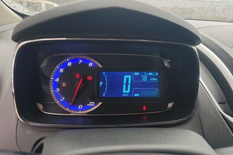 Used Chevrolet Trax 2016 1.4T Manual Two-Wheel Drive Comfort Version with Sunroof Instrument Cluster