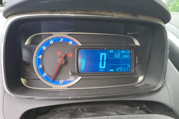 Used Chevrolet Trax 2016 1.4T Manual Two-Wheel Drive Comfort Version with Sunroof Instrument Cluster