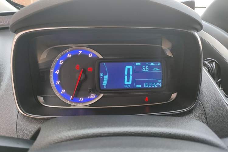 Used Chevrolet Trax 2016 1.4T Manual Two-Wheel Drive Comfort Version with Sunroof Instrument Cluster