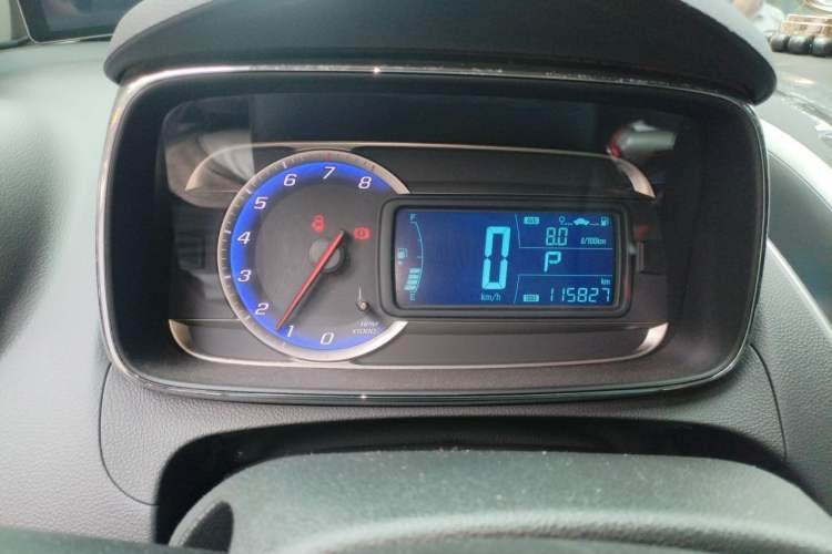 Used Chevrolet Trax 2016 1.4T Automatic Two-Wheel Drive Comfort Version with Sunroof Instrument Cluster