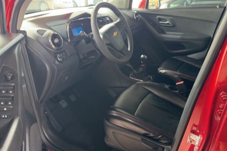Used Chevrolet Trax 2016 1.4T Manual Two-Wheel Drive Comfort Version with Sunroof Interior 1