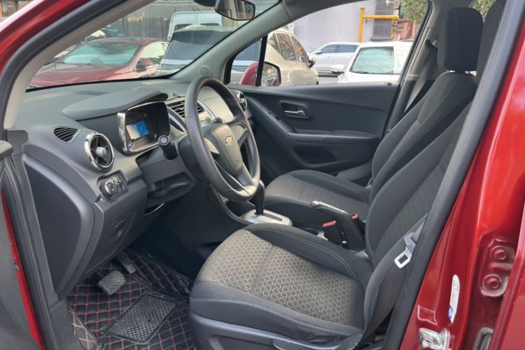 Used Chevrolet Trax 2016 1.4T Automatic Two-Wheel Drive Comfort Version with Sunroof Interior 1