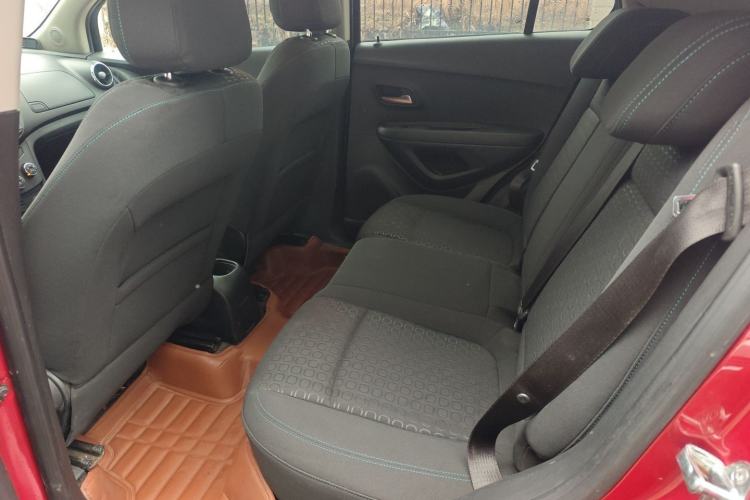 Used Chevrolet Trax 2016 1.4T Manual Two-Wheel Drive Comfort Version with Sunroof Interior 1