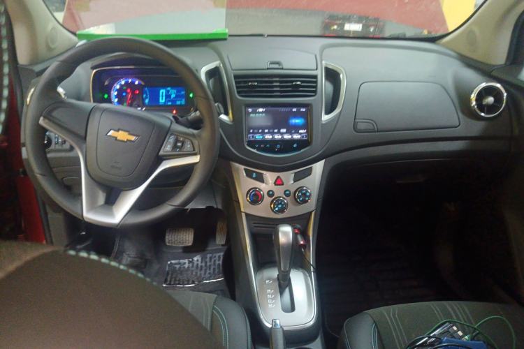 Used Chevrolet Trax 2016 1.4T Automatic Two-Wheel Drive Luxury Version Interior 2
