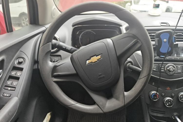 Used Chevrolet Trax 2016 1.4T Manual Two-Wheel Drive Comfort Version with Sunroof Interior 2