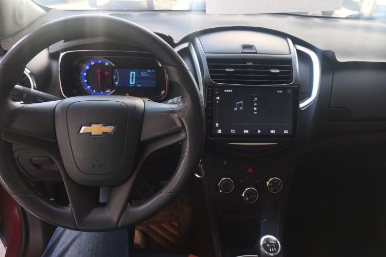 Used Chevrolet Trax 2016 1.4T Manual Two-Wheel Drive Comfort Version with Sunroof Interior 3