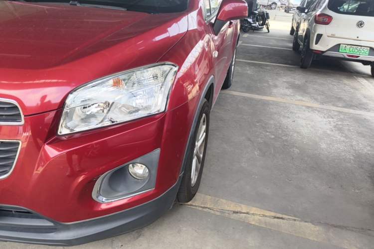 Used Chevrolet Trax 2016 1.4T Automatic Two-Wheel Drive Comfort Version with Sunroof Left Front Headlight