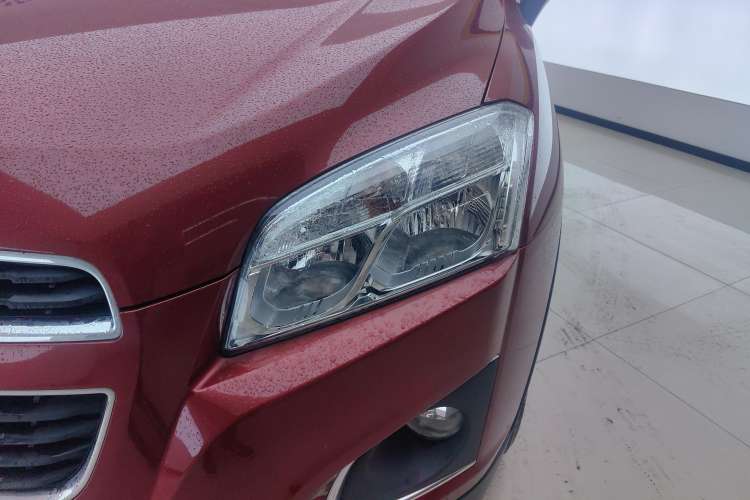 Used Chevrolet Trax 2016 1.4T Automatic Two-Wheel Drive Comfort Version with Sunroof Left Front Headlight