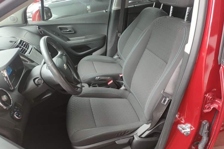 Used Chevrolet Trax 2016 1.4T Automatic Two-Wheel Drive Comfort Version with Sunroof Left Front Seat