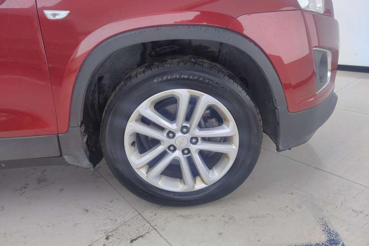 Used Chevrolet Trax 2016 1.4T Automatic Two-Wheel Drive Comfort Version with Sunroof Left Front Wheel Hub