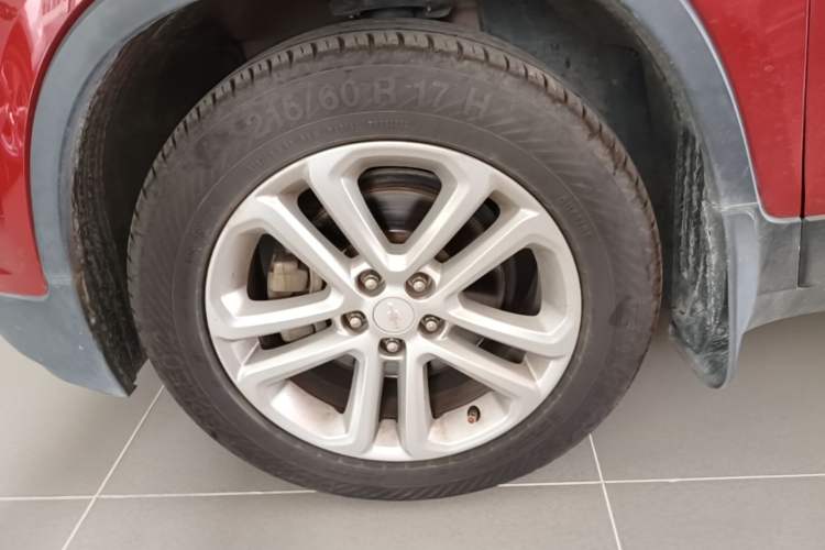 Used Chevrolet Trax 2016 1.4T Automatic Two-Wheel Drive Comfort Version with Sunroof Left Front Wheel Hub