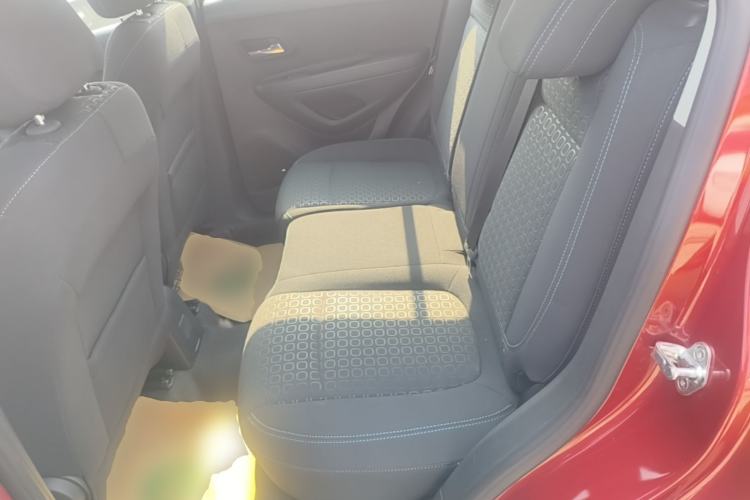 Used Chevrolet Trax 2016 1.4T Automatic Two-Wheel Drive Comfort Version with Sunroof Left Rear Seat