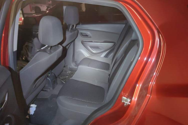 Used Chevrolet Trax 2016 1.4T Automatic Two-Wheel Drive Comfort Version with Sunroof Left Rear Seat