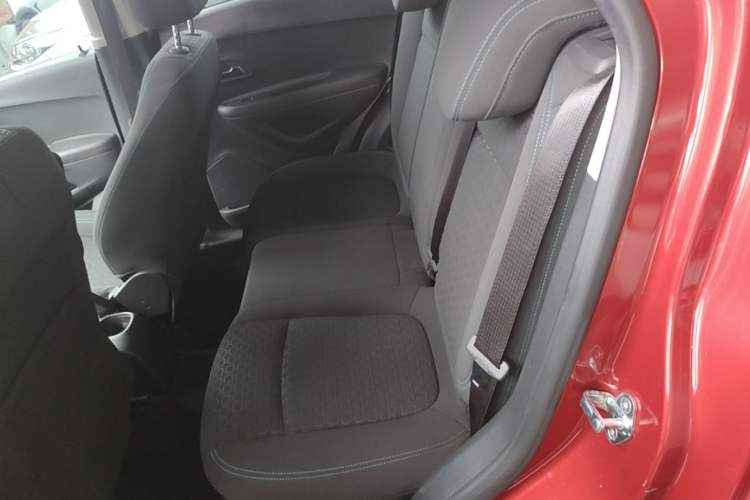 Used Chevrolet Trax 2016 1.4T Automatic Two-Wheel Drive Comfort Version with Sunroof Left Rear Seat