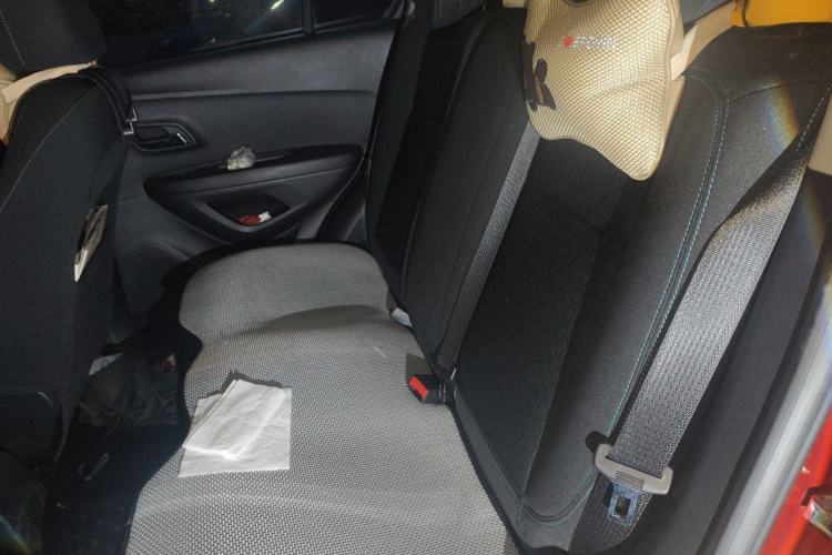Used Chevrolet Trax 2016 1.4T Manual Two-Wheel Drive Comfort Version with Sunroof Left Rear Seat