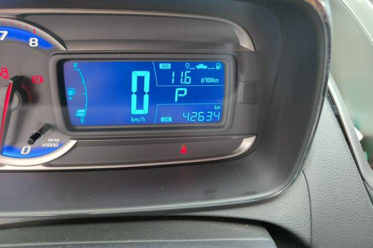 Used Chevrolet Trax 2016 1.4T Automatic Two-Wheel Drive Comfort Version with Sunroof Odometer Close Up