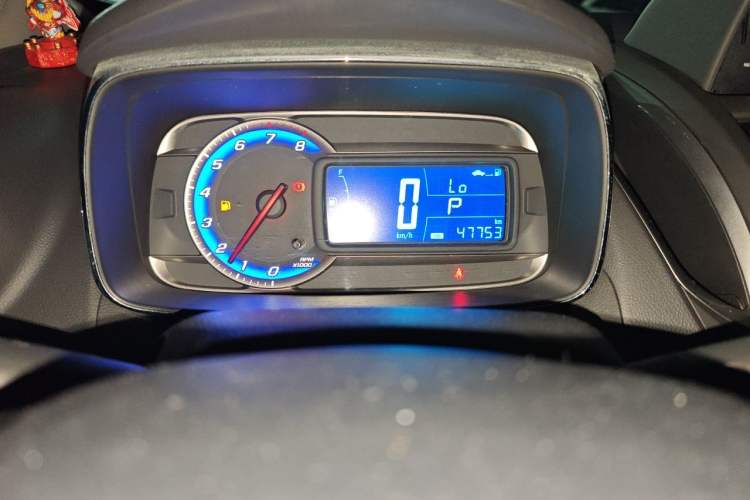 Used Chevrolet Trax 2016 1.4T Automatic Two-Wheel Drive Comfort Version with Sunroof Odometer Close Up
