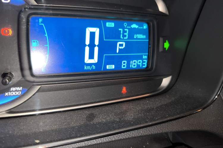 Used Chevrolet Trax 2016 1.4T Automatic Two-Wheel Drive Comfort Version with Sunroof Odometer Close Up