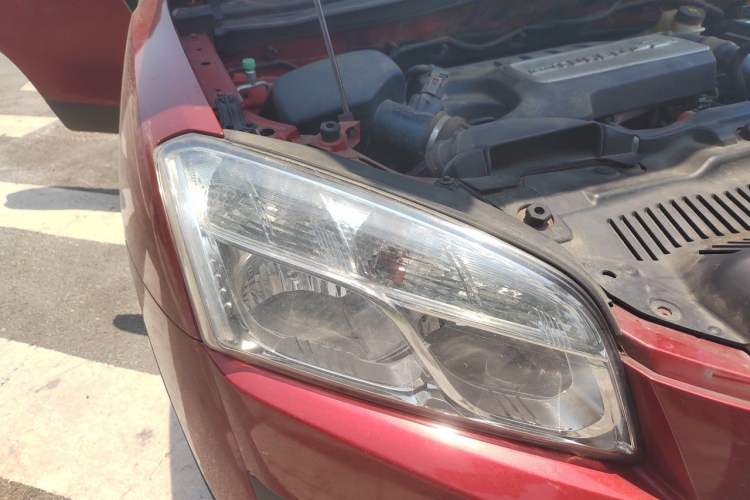 Used Chevrolet Trax 2016 1.4T Automatic Two-Wheel Drive Comfort Version with Sunroof Right Front Headlight