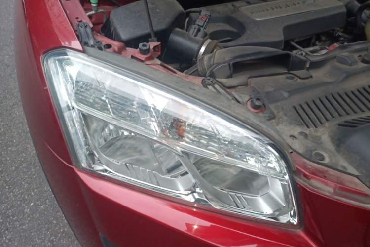 Used Chevrolet Trax 2016 1.4T Automatic Two-Wheel Drive Luxury Version Right Front Headlight