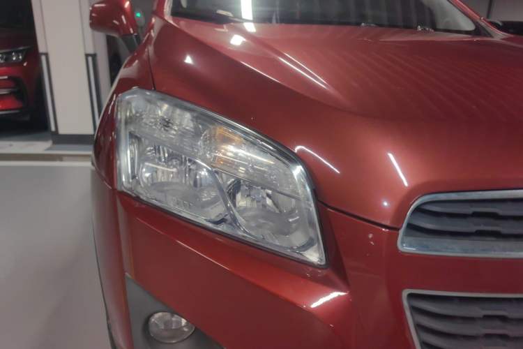 Used Chevrolet Trax 2016 1.4T Automatic Two-Wheel Drive Comfort Version with Sunroof Right Front Headlight