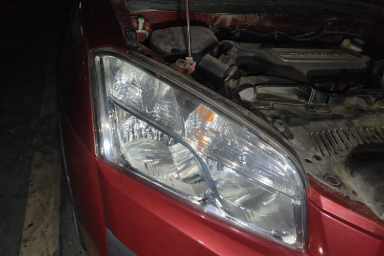 Used Chevrolet Trax 2016 1.4T Automatic Two-Wheel Drive Comfort Version with Sunroof Right Front Headlight
