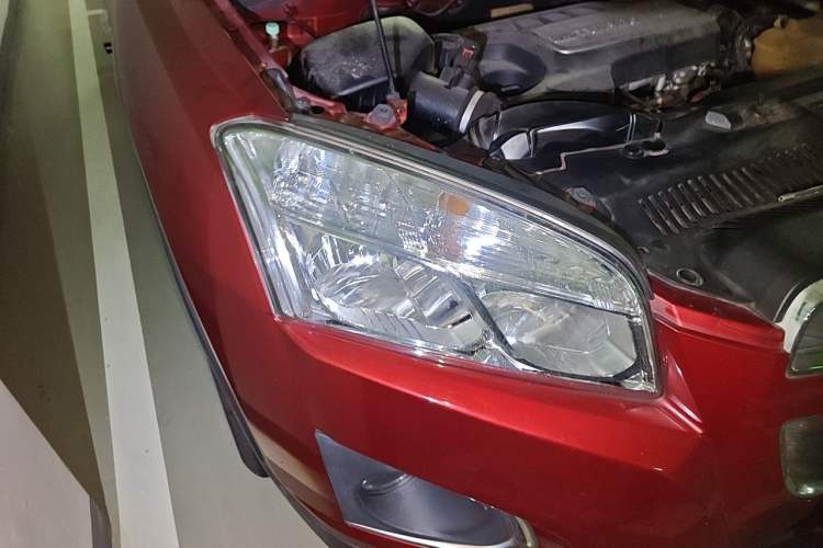 Used Chevrolet Trax 2016 1.4T Automatic Two-Wheel Drive Comfort Version with Sunroof Right Front Headlight