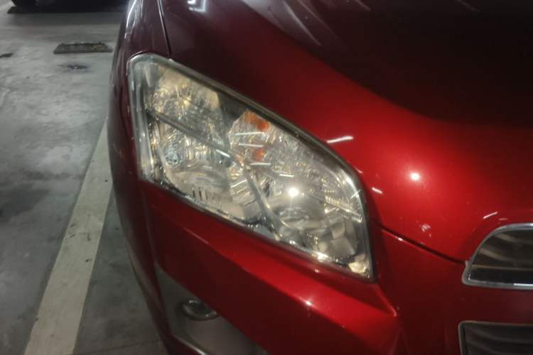 Used Chevrolet Trax 2016 1.4T Automatic Two-Wheel Drive Comfort Version with Sunroof Right Front Headlight