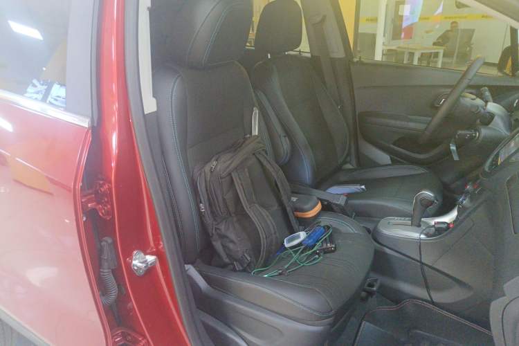 Used Chevrolet Trax 2016 1.4T Automatic Two-Wheel Drive Luxury Version Right Front Seat