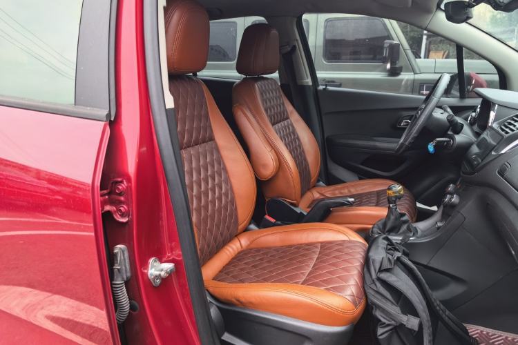 Used Chevrolet Trax 2016 1.4T Manual Two-Wheel Drive Comfort Version with Sunroof Right Front Seat