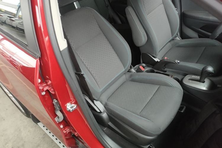 Used Chevrolet Trax 2016 1.4T Automatic Two-Wheel Drive Comfort Version with Sunroof Right Front Seat