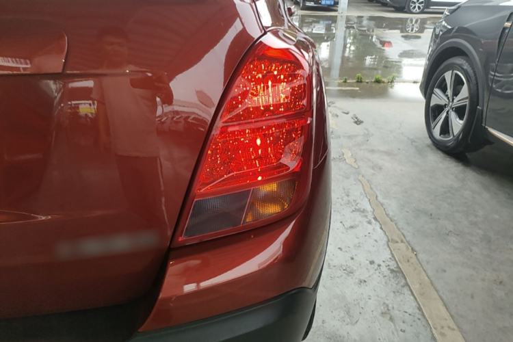 Used Chevrolet Trax 2016 1.4T Automatic Two-Wheel Drive Comfort Version with Sunroof Right Rear Taillight