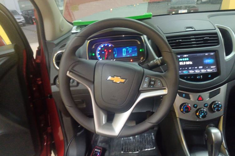 Used Chevrolet Trax 2016 1.4T Automatic Two-Wheel Drive Luxury Version Steering Wheel