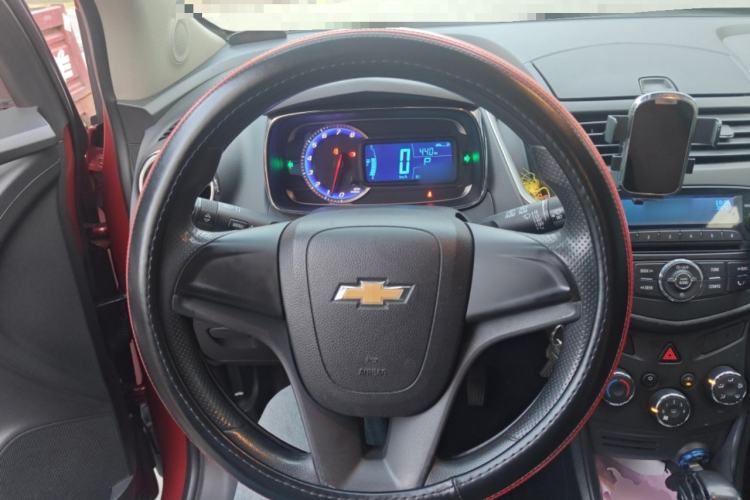 Used Chevrolet Trax 2016 1.4T Automatic Two-Wheel Drive Comfort Version with Sunroof Steering Wheel