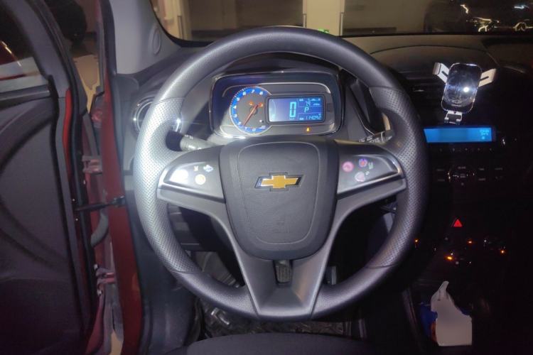 Used Chevrolet Trax 2016 1.4T Automatic Two-Wheel Drive Comfort Version with Sunroof Steering Wheel