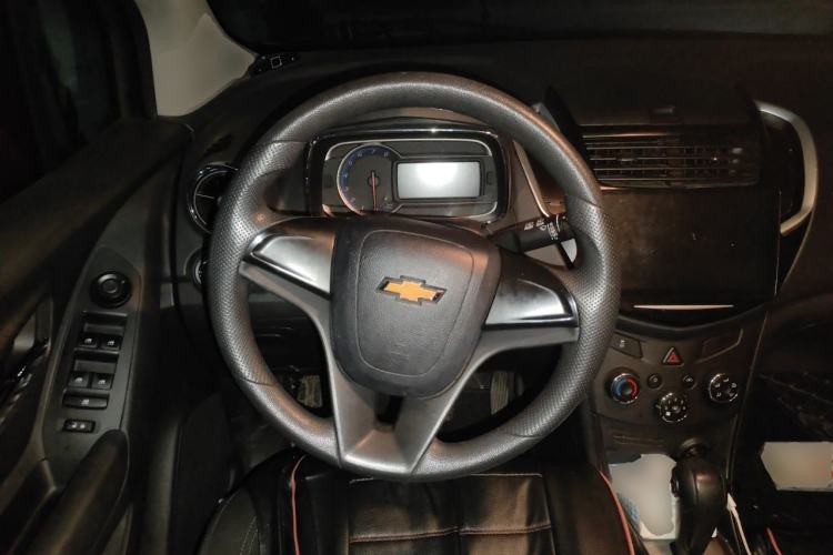 Used Chevrolet Trax 2016 1.4T Automatic Two-Wheel Drive Comfort Version with Sunroof Steering Wheel