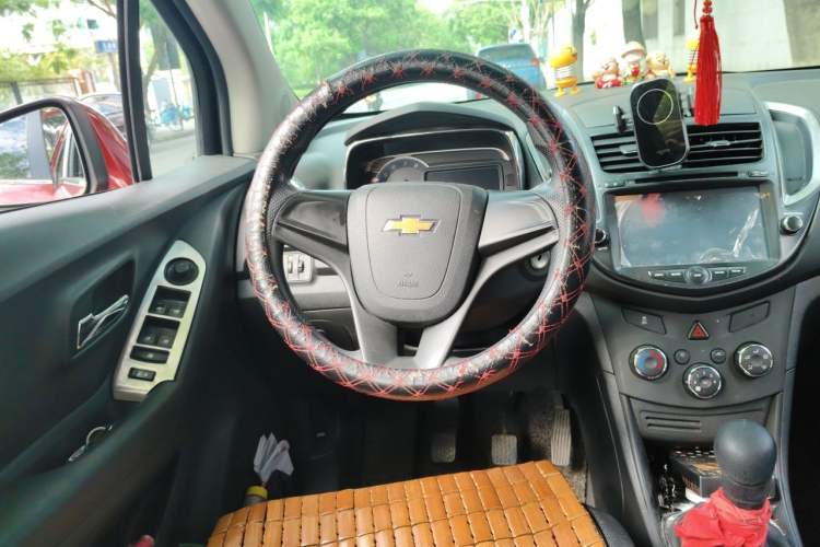 Used Chevrolet Trax 2016 1.4T Manual Two-Wheel Drive Comfort Version with Sunroof Steering Wheel