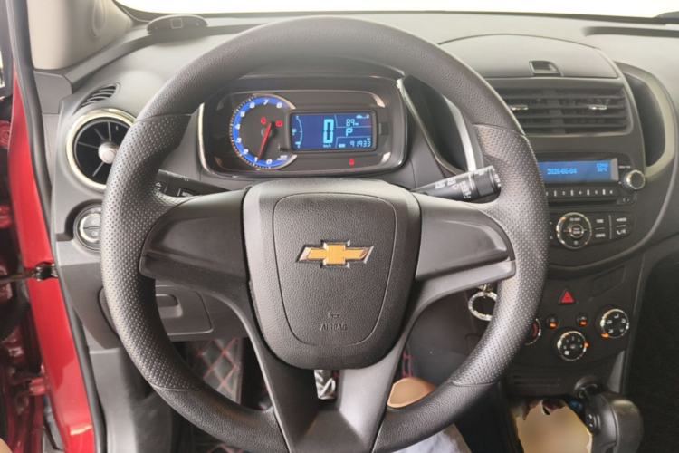 Used Chevrolet Trax 2016 1.4T Automatic Two-Wheel Drive Comfort Version with Sunroof Steering Wheel
