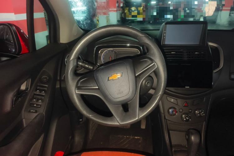 Used Chevrolet Trax 2016 1.4T Automatic Two-Wheel Drive Comfort Version with Sunroof Steering Wheel