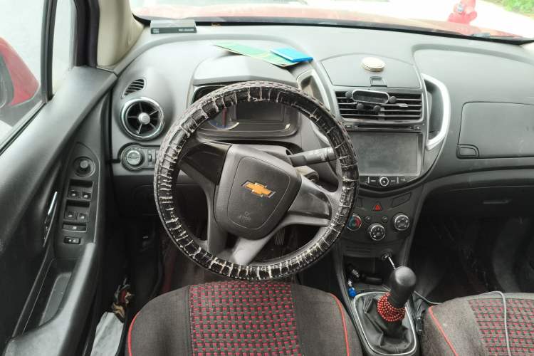 Used Chevrolet Trax 2016 1.4T Manual Two-Wheel Drive Comfort Version with Sunroof Steering Wheel