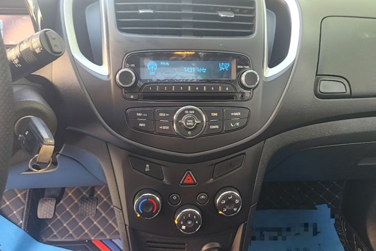 Used Chevrolet Trax 2016 1.4T Manual Two-Wheel Drive Comfort Version with Sunroof Audio And AC Panel
