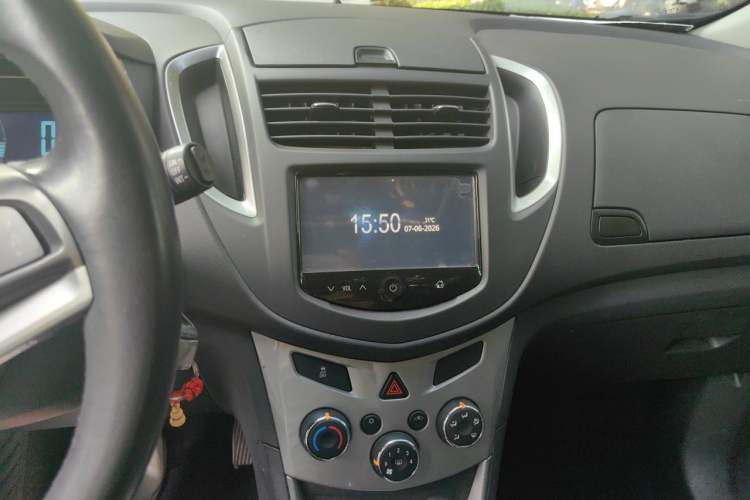 Used Chevrolet Trax 2016 1.4T Automatic Two-Wheel Drive Luxury Version Audio And AC Panel