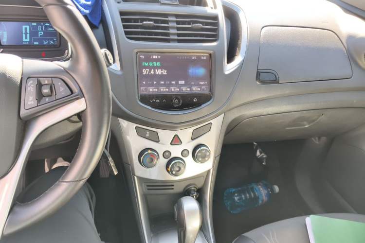Used Chevrolet Trax 2016 1.4T Automatic Two-Wheel Drive Luxury Version Audio And AC Panel