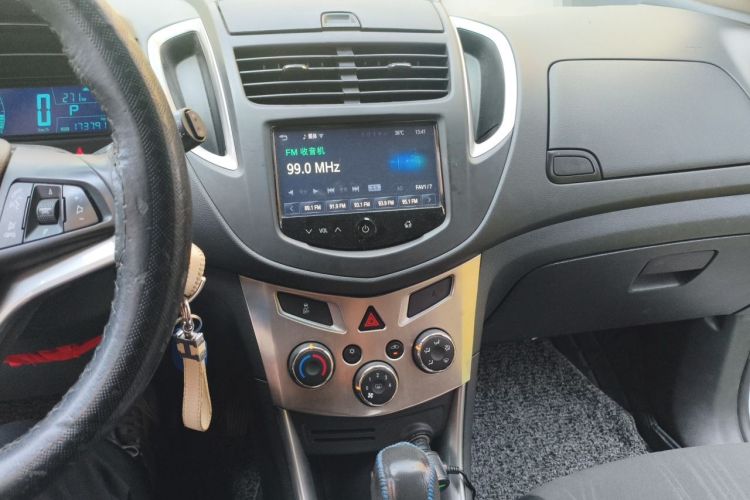 Used Chevrolet Trax 2016 1.4T Automatic Two-Wheel Drive Luxury Version Audio And AC Panel
